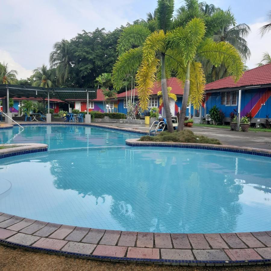 Global Ikhwan Resort Kuah Buitenkant foto