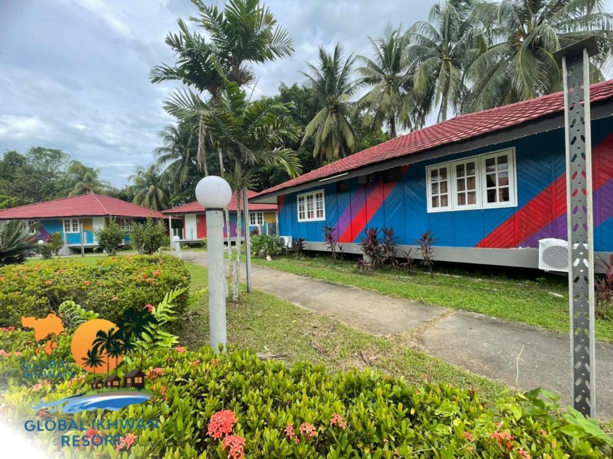 Global Ikhwan Resort Kuah Buitenkant foto
