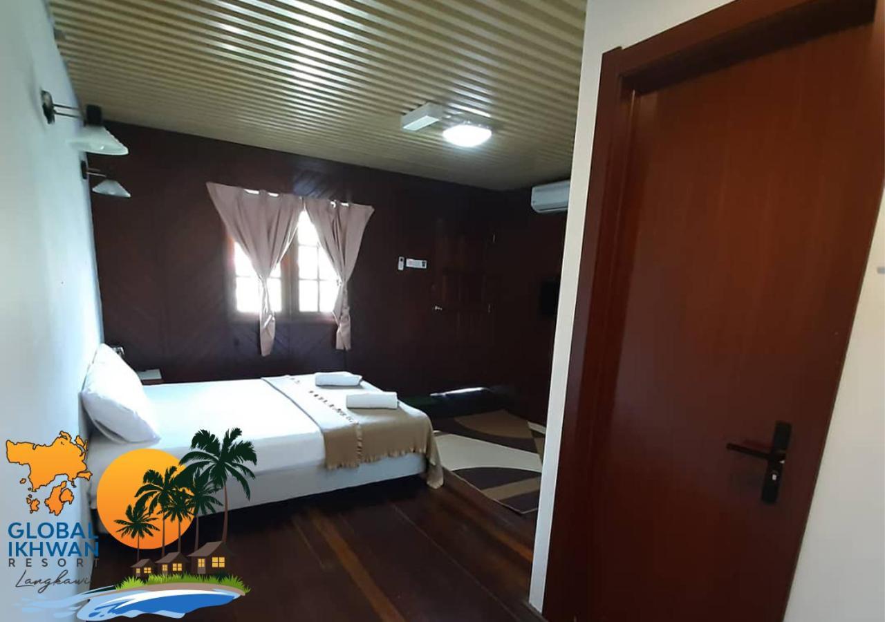 Global Ikhwan Resort Kuah Buitenkant foto