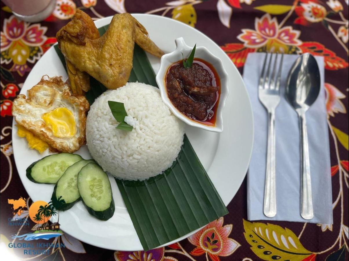 Global Ikhwan Resort Kuah Buitenkant foto
